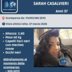Scheda di ricerca per persona scomparsa con foto e dati identificativi di una donna di 37 anni